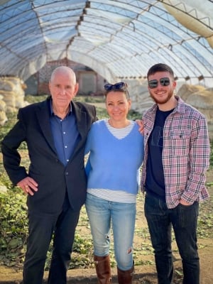 Георги Господинов и Николай Величков в „Да хванеш гората“ с Галя Щърбева